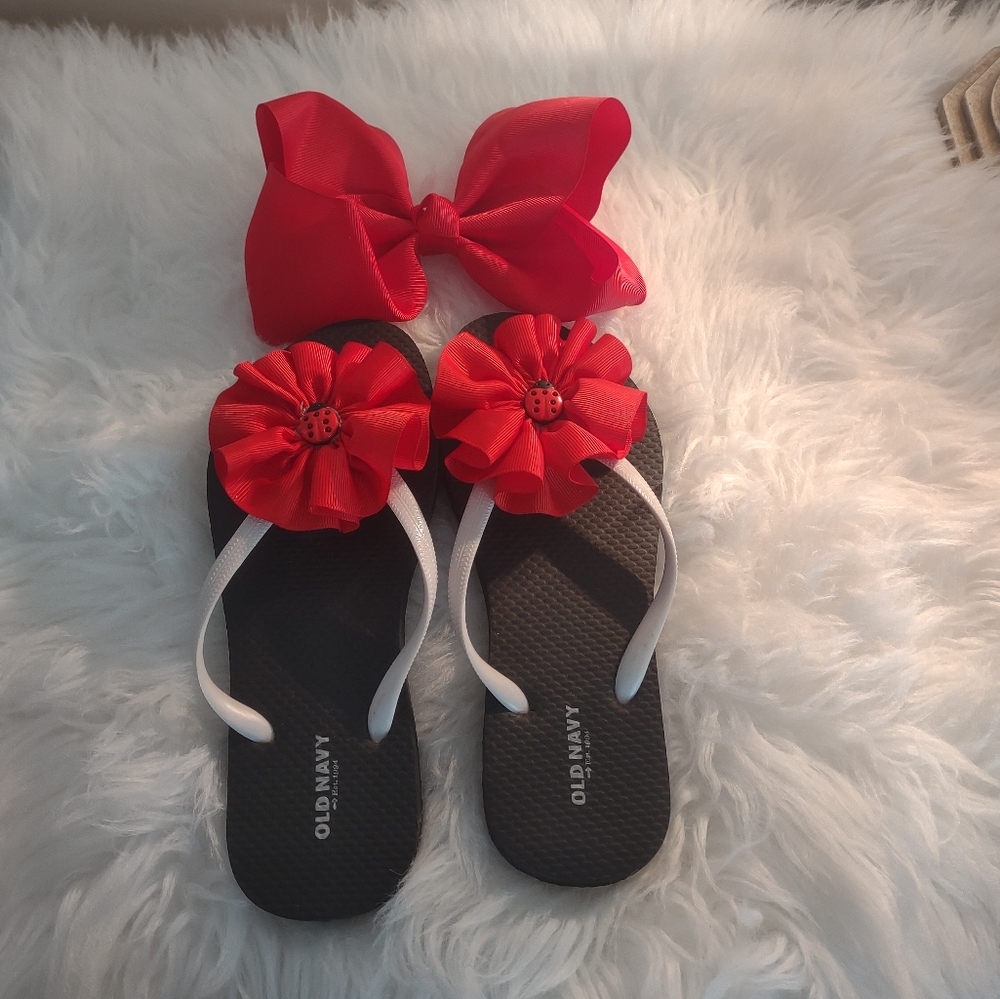 Red flipflop with matching bow